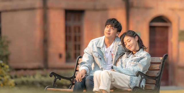 净风险敞口《裸养》《固定档案》，李、邓主演，《裸婚裸养》太真实了，很火爆