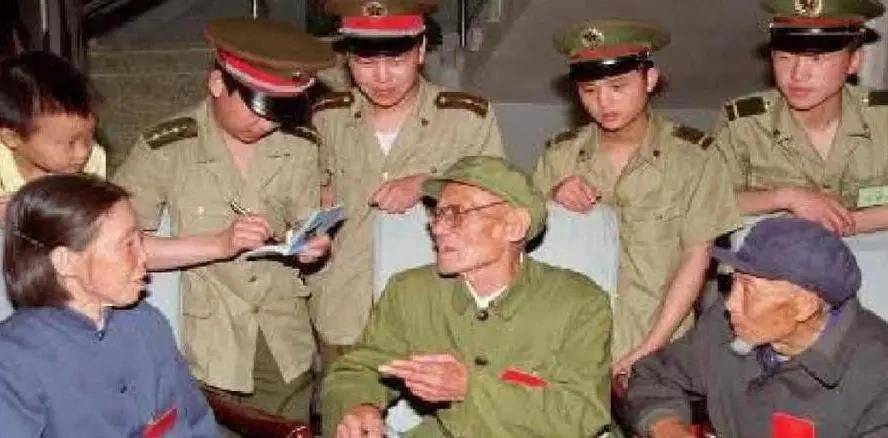 山西老农拿出一张欠条，跟政府索要1100万法币，最后政府全额奉还