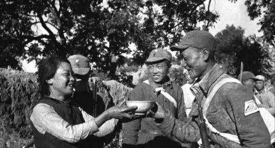 山西老农拿出一张欠条，跟政府索要1100万法币，最后政府全额奉还
