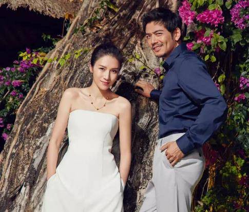 杨烁靠“离婚协议”洗白？自曝财产全给妻子，爱一个人莫过于此