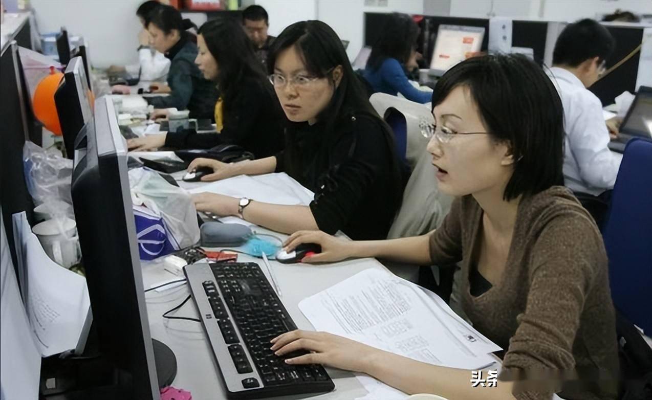 请客吃饭时，建议：牢记这4句“开场白”，让全桌人对你刮目相看