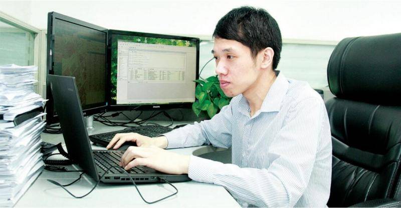 身残志坚 靠自学计算机技术敲开人生成功之门 他让商品房交易用上区块链