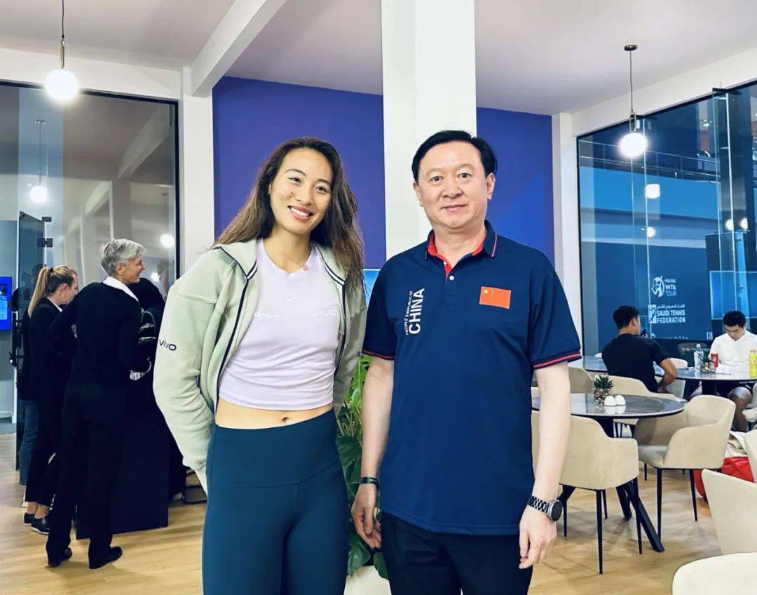 中国驻沙特大使常华看望慰问郑钦文