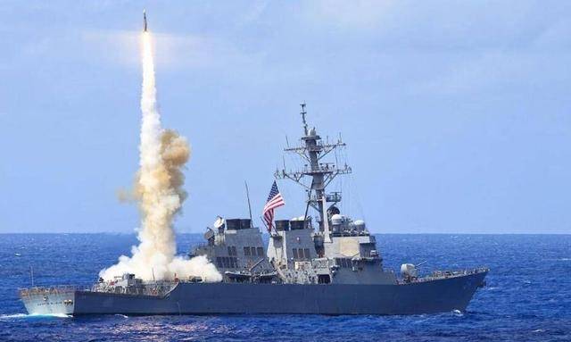 国内模拟兵推：在无人艇支援下，055大驱无伤挑战8艘美军驱逐舰