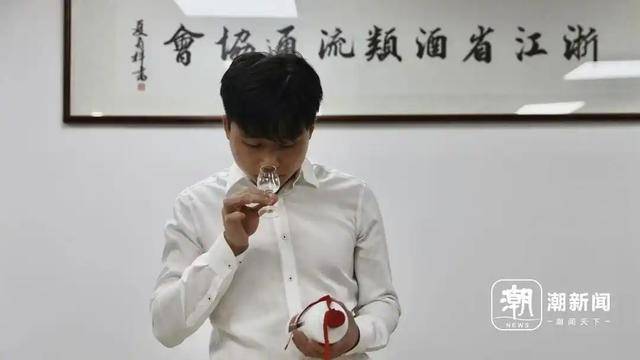 网购500元假茅台官方扫码竟为真，记者调查：一眼假