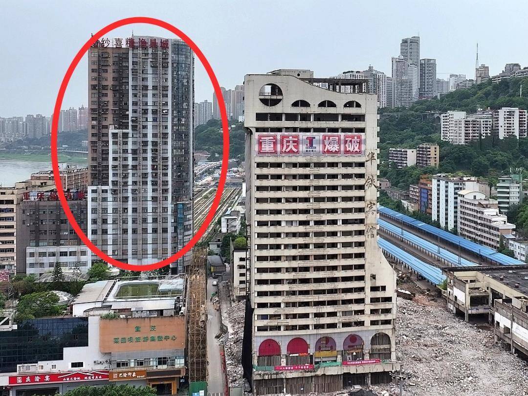 重庆菜园坝火车站爆破致周边住宅楼出现裂缝？官方通报：未发现主体结构存安全隐患