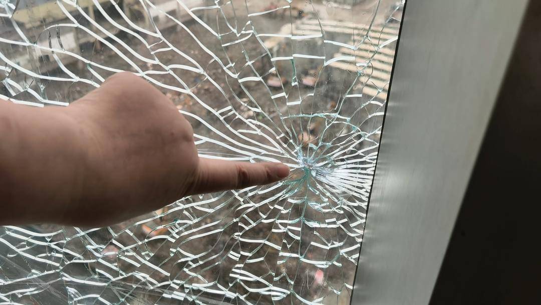 重庆菜园坝火车站爆破致周边住宅楼出现裂缝？官方通报：未发现主体结构存安全隐患