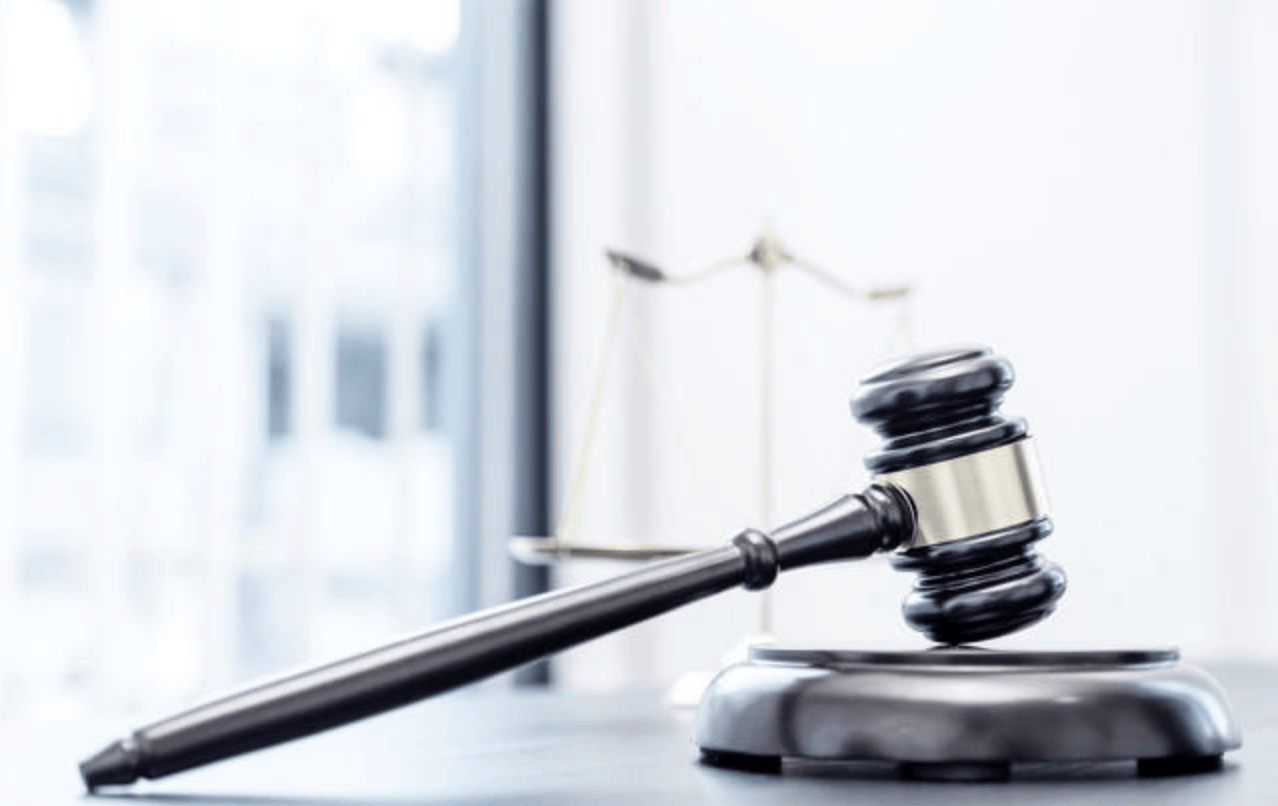 14岁女生与家人争吵后从18楼跳下身亡，父母起诉物业、消防等索赔60万元被驳回