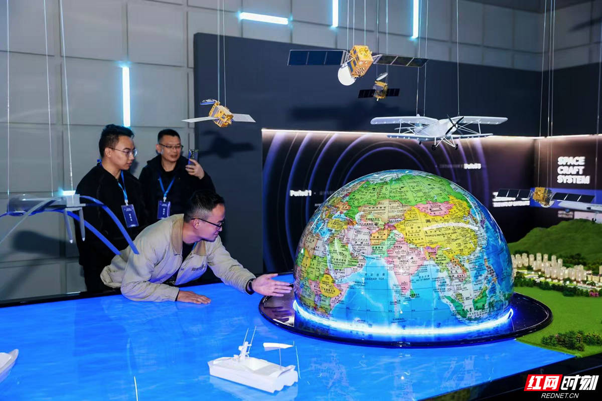 “链”上湖南 “湘”创未来 | 走进赛德雷特，看小卫星如何撬动万亿市场