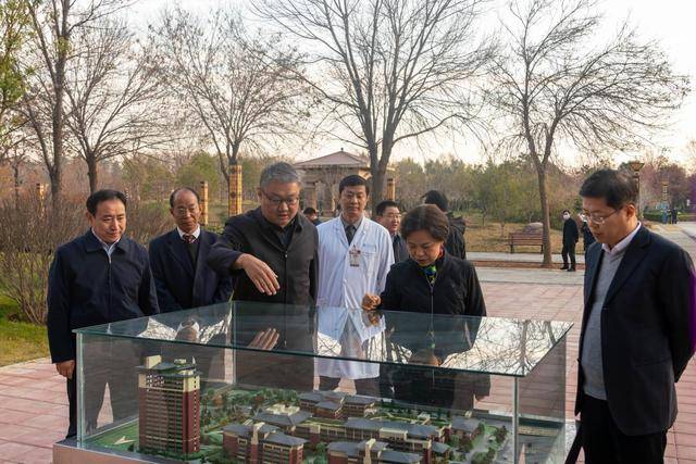 省委常委、副省长张敏一行到河南省洛阳正骨医院康复院区调研