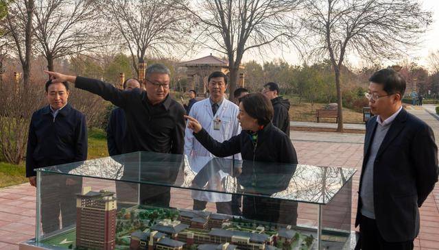 省委常委、副省长张敏一行到河南省洛阳正骨医院康复院区调研