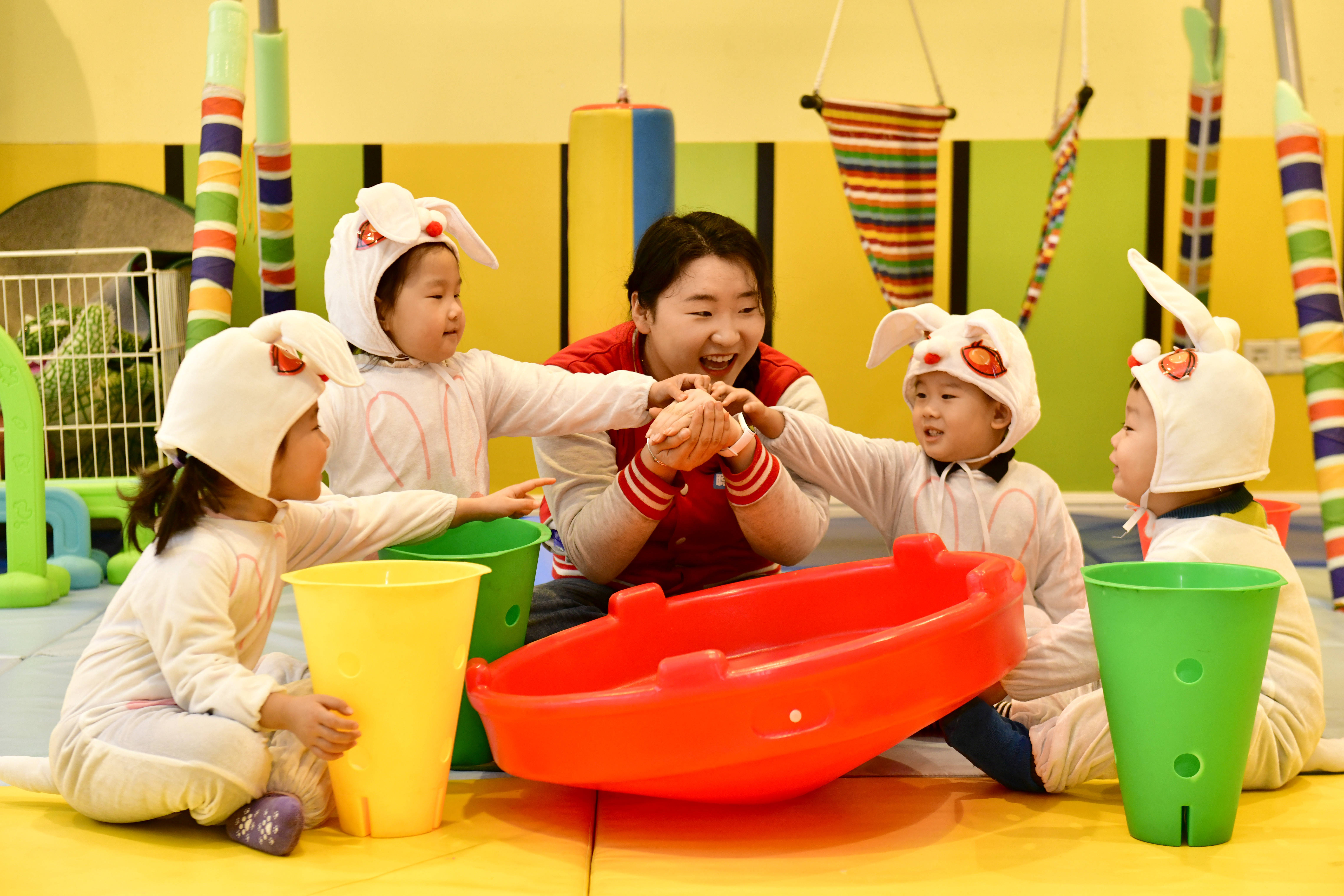 新华全媒头条丨锚定新目标 奋力开新局——2025年中央经济工作会议侧记