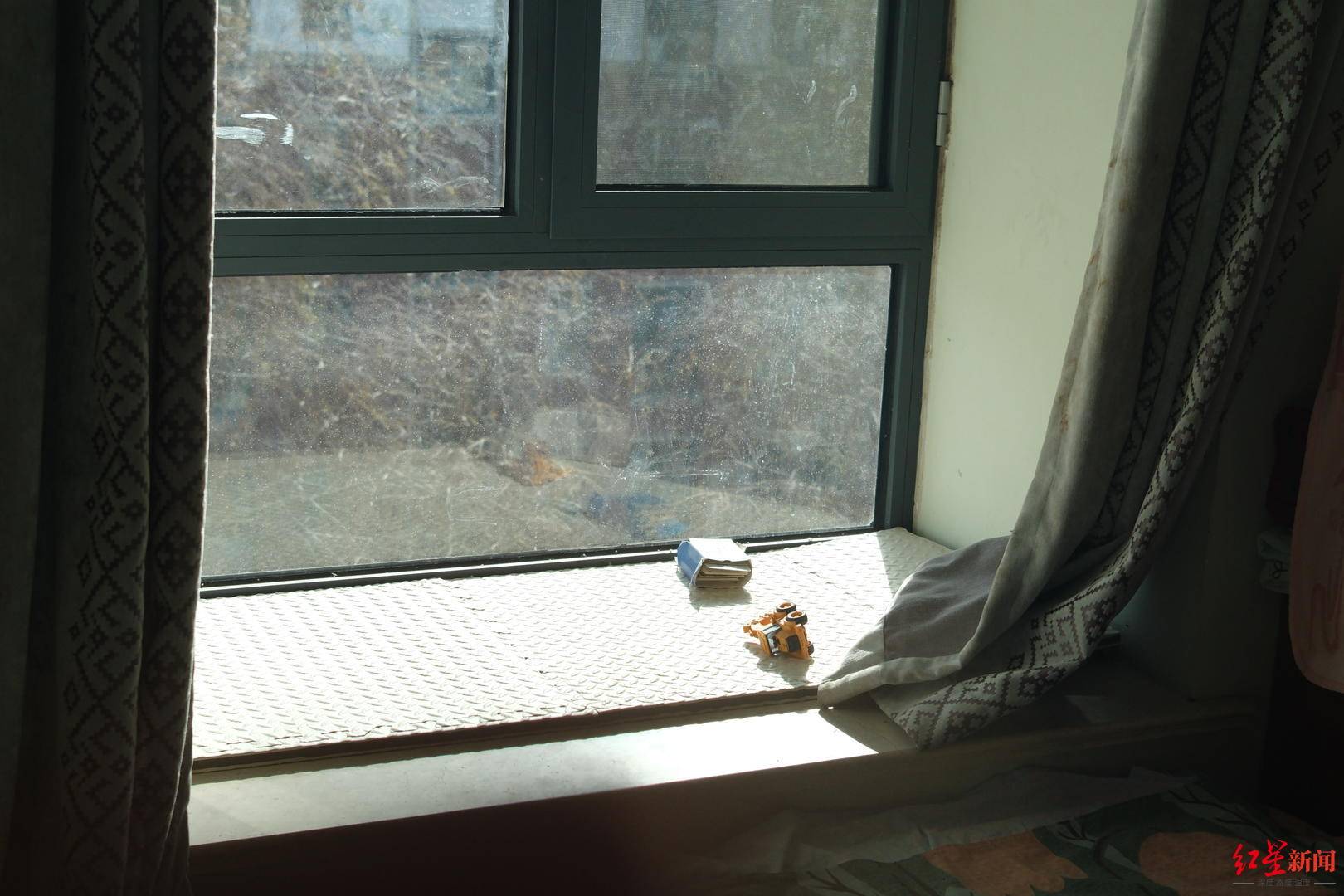 8岁自闭症男童苍山走失后身亡 深陷漩涡的父母：我们全家都在用爱托举这个孩子丨2025未完待续