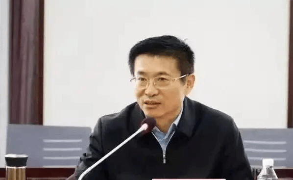 中共中央批准，国家监委对于文明严重职务违法问题进行了立案调查