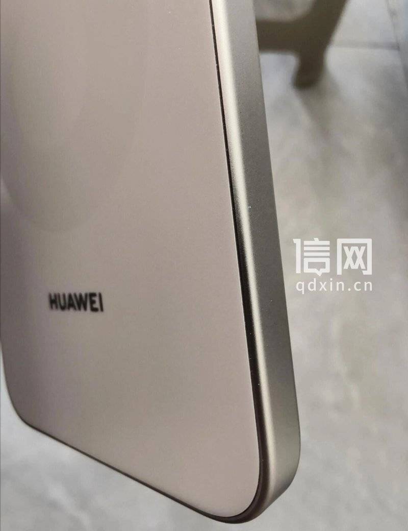 华为Mate80新机缝隙可插A4纸 售后称系“合理工艺误差”拒换机