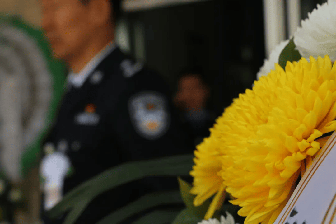 尹宏伟同志值班期间突发疾病不幸逝世,内蒙古自治区公安厅、通辽市公安局沉痛哀悼